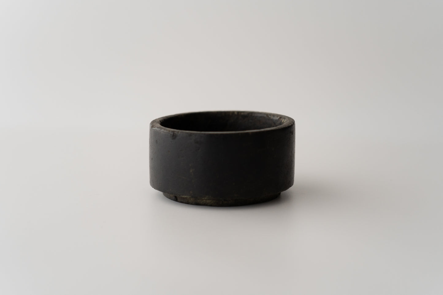 Joseon cylindrical stone box [small]