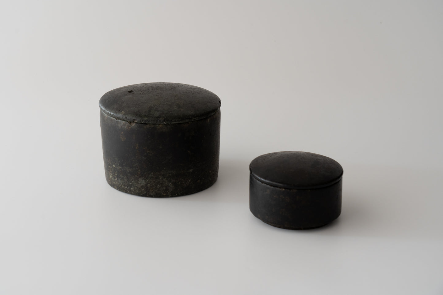 Joseon cylindrical stone box [large]