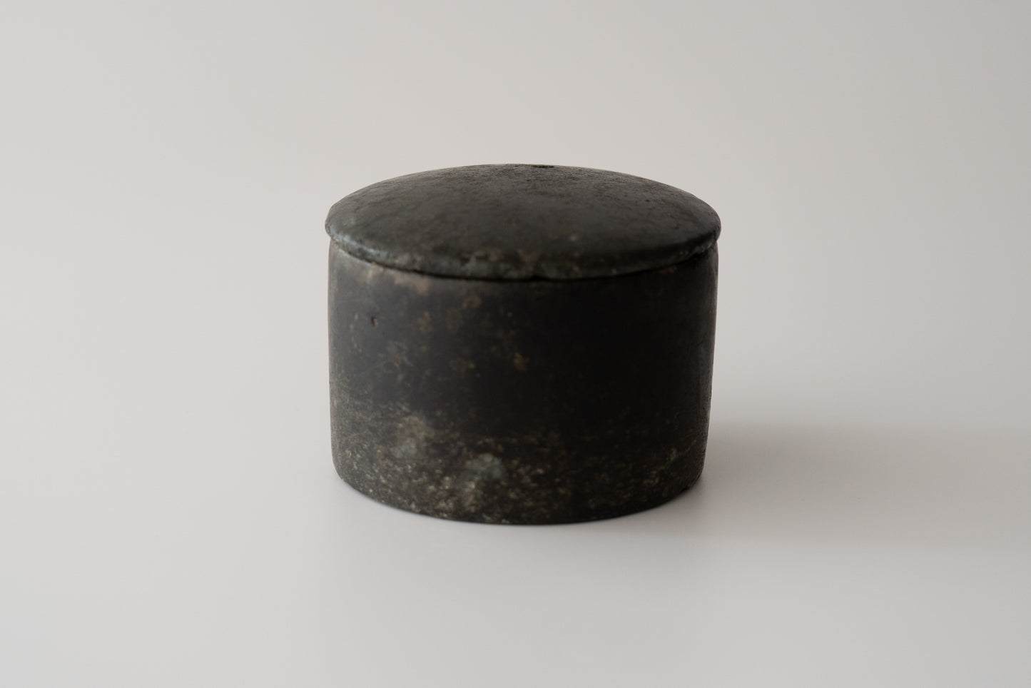 Joseon cylindrical stone box [large]