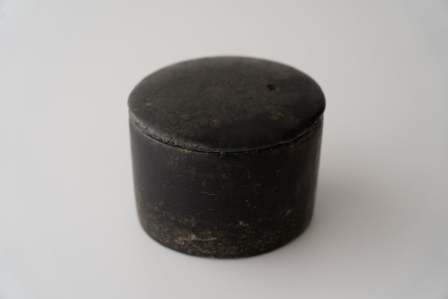 Joseon cylindrical stone box [large]