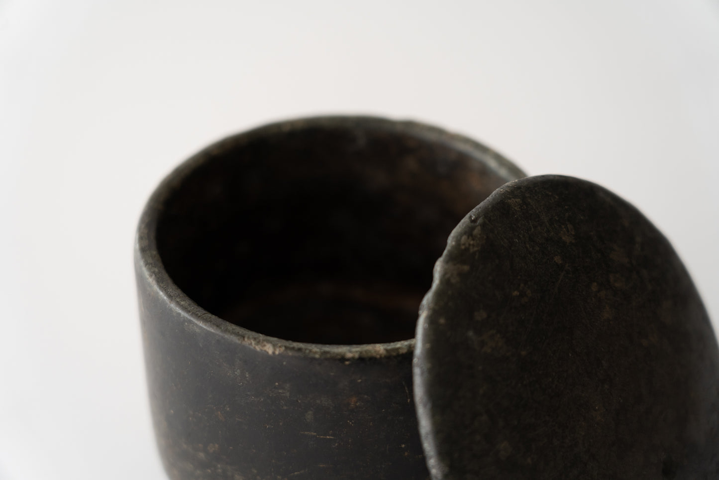 Joseon cylindrical stone box [large]