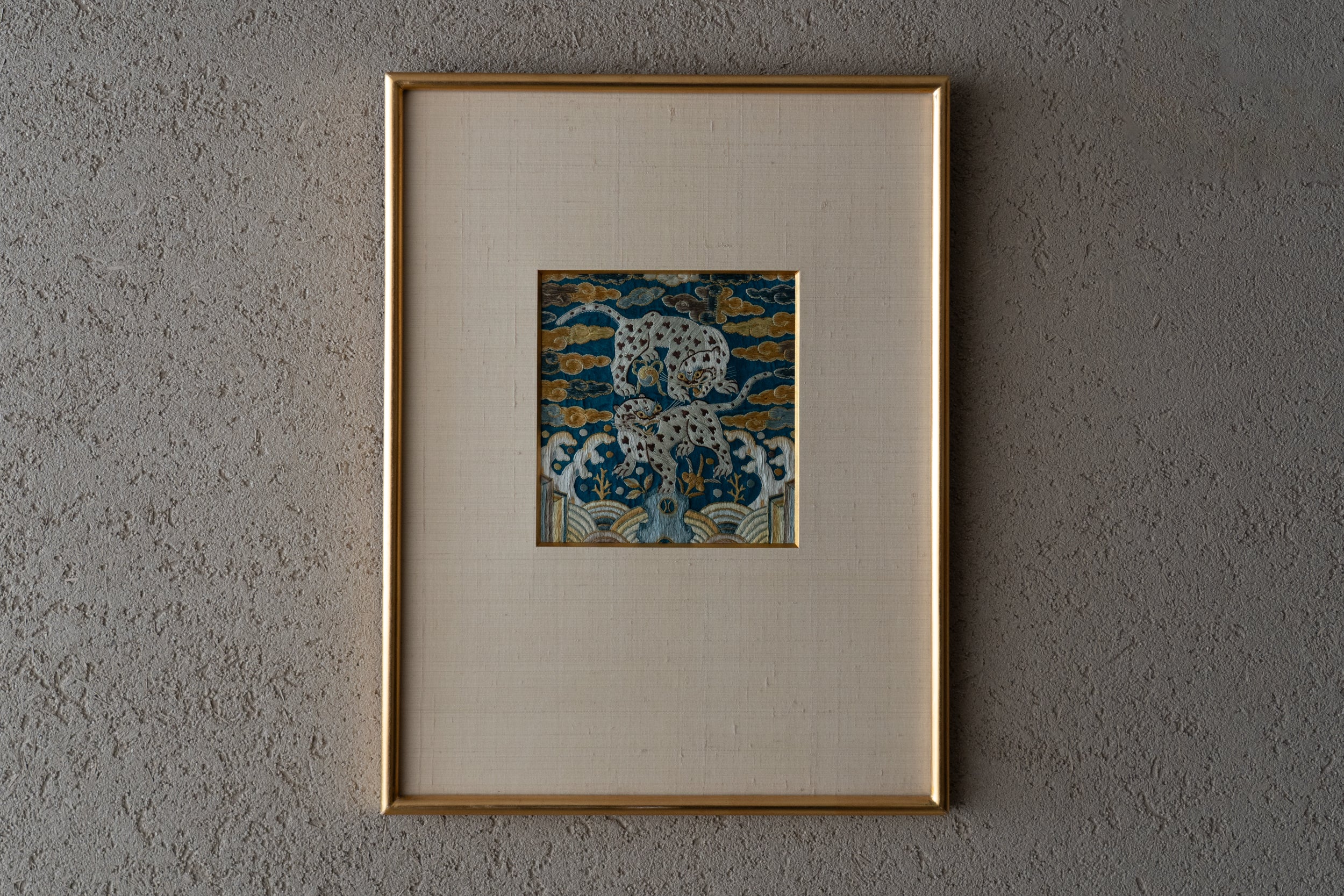 刺繍画　朝鮮刺繍　「鶴　タンチョウ　松」 刺繍画 朝鮮刺繍 「鶴 タンチョウ 松」 - メルカリ
