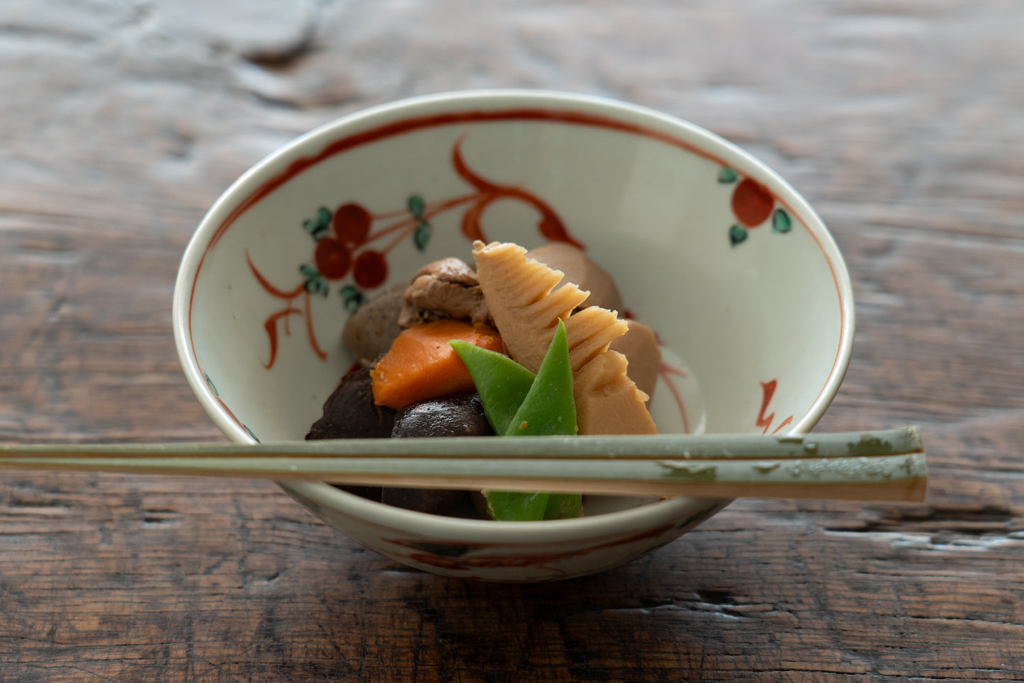 Swatow ware bowl with Chinese character "魁"