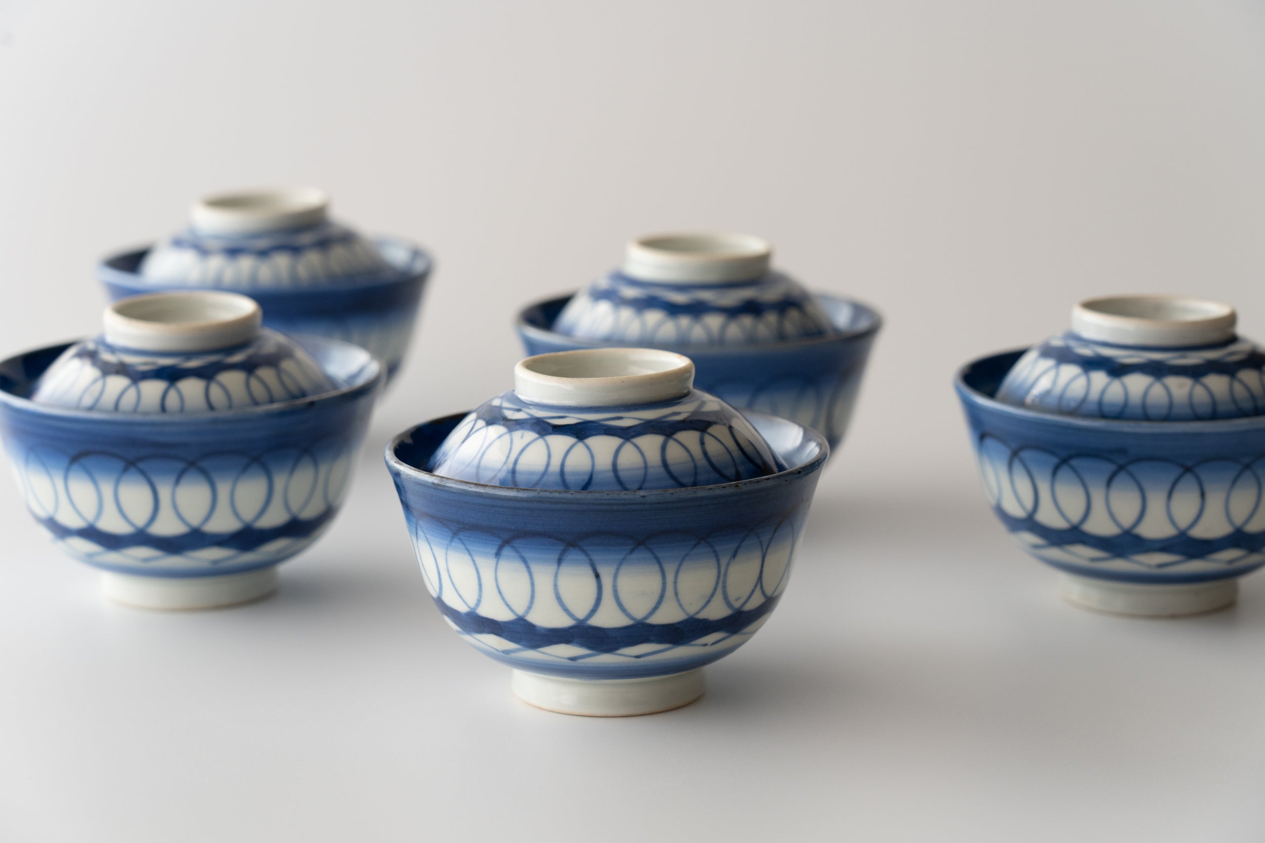 古伊万里　広東碗・蓋茶碗（６客）宝相華・幾何学紋 古伊万里 広東碗・蓋茶碗（6客）宝相華・幾何学紋