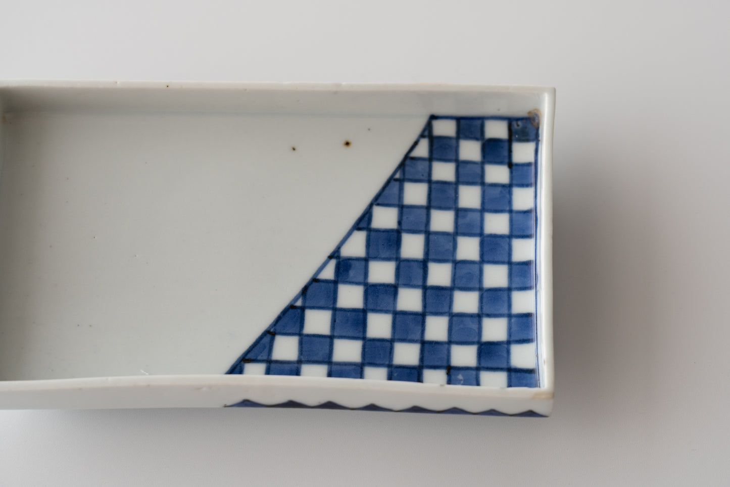 Ai-Kutani checkered pattern square dish