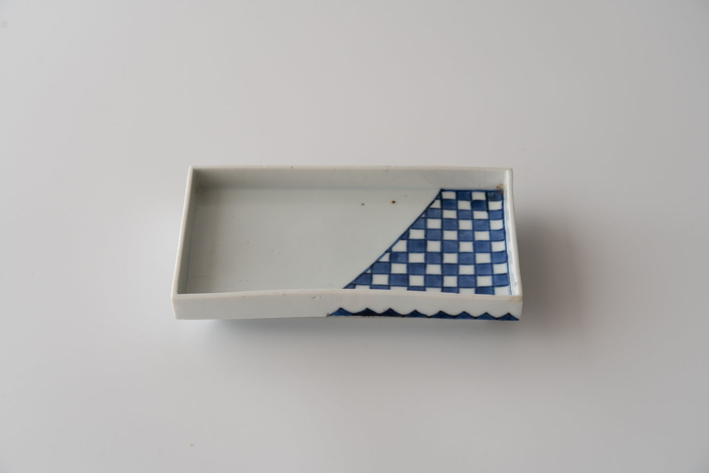 Ai-Kutani checkered pattern square dish