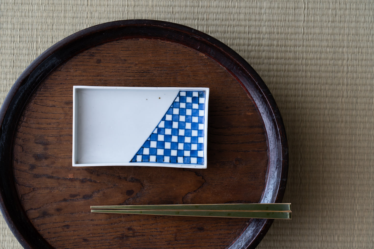 Ai-Kutani checkered pattern square dish