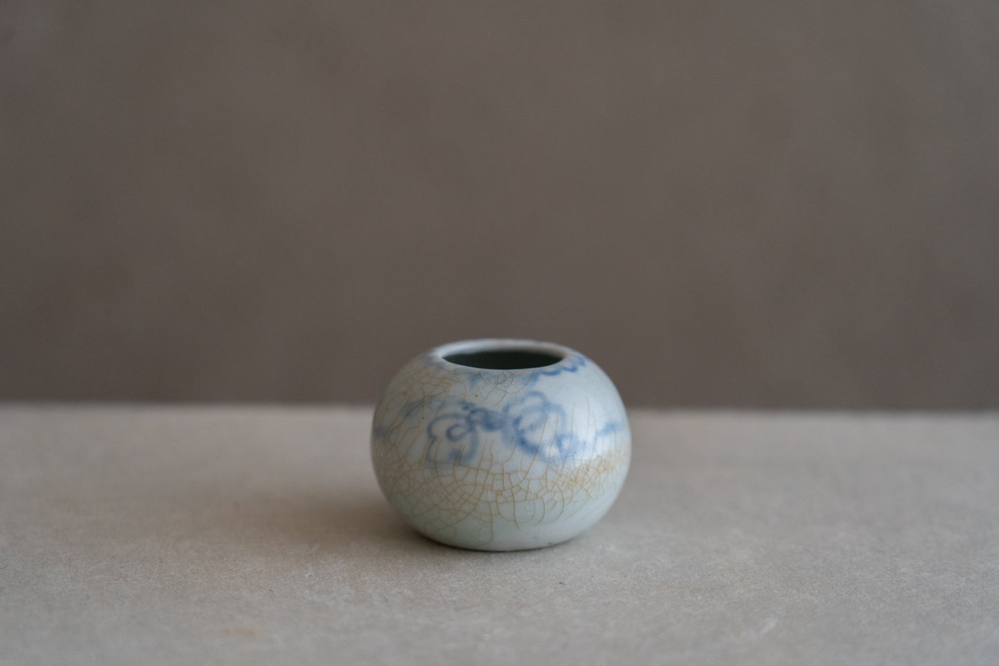 Joseon tea container with a treasure design, Blue and white porcelain