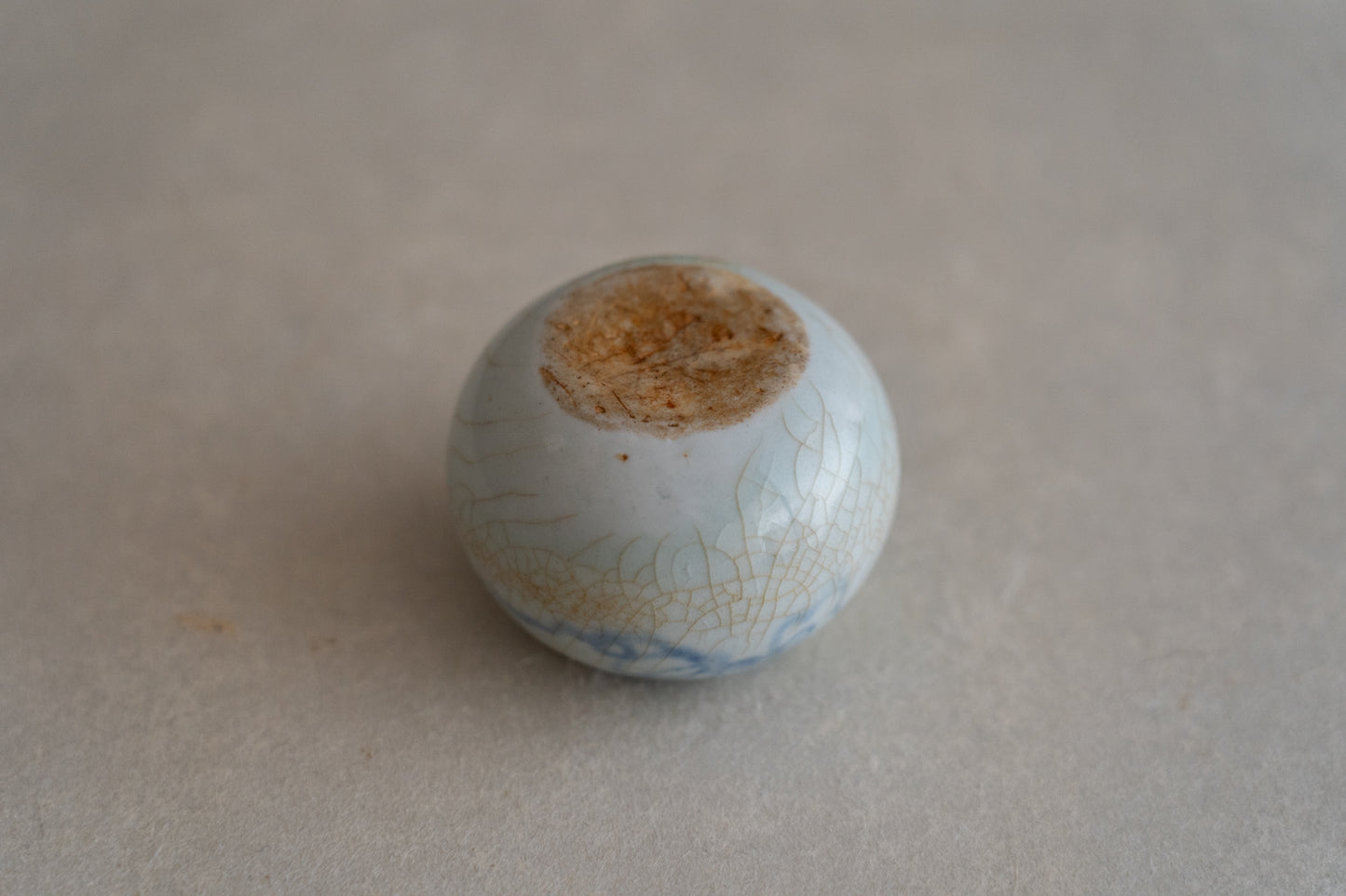 Joseon tea container with a treasure design, Blue and white porcelain