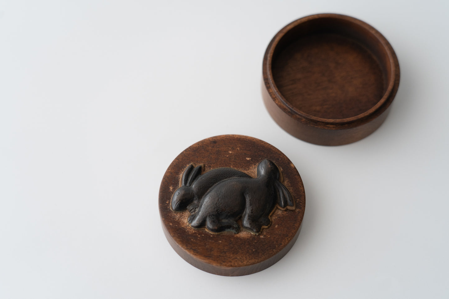 Incense holder in the shape of Rabbits