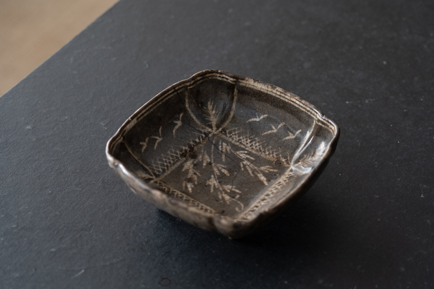 鼠志野草花文向付