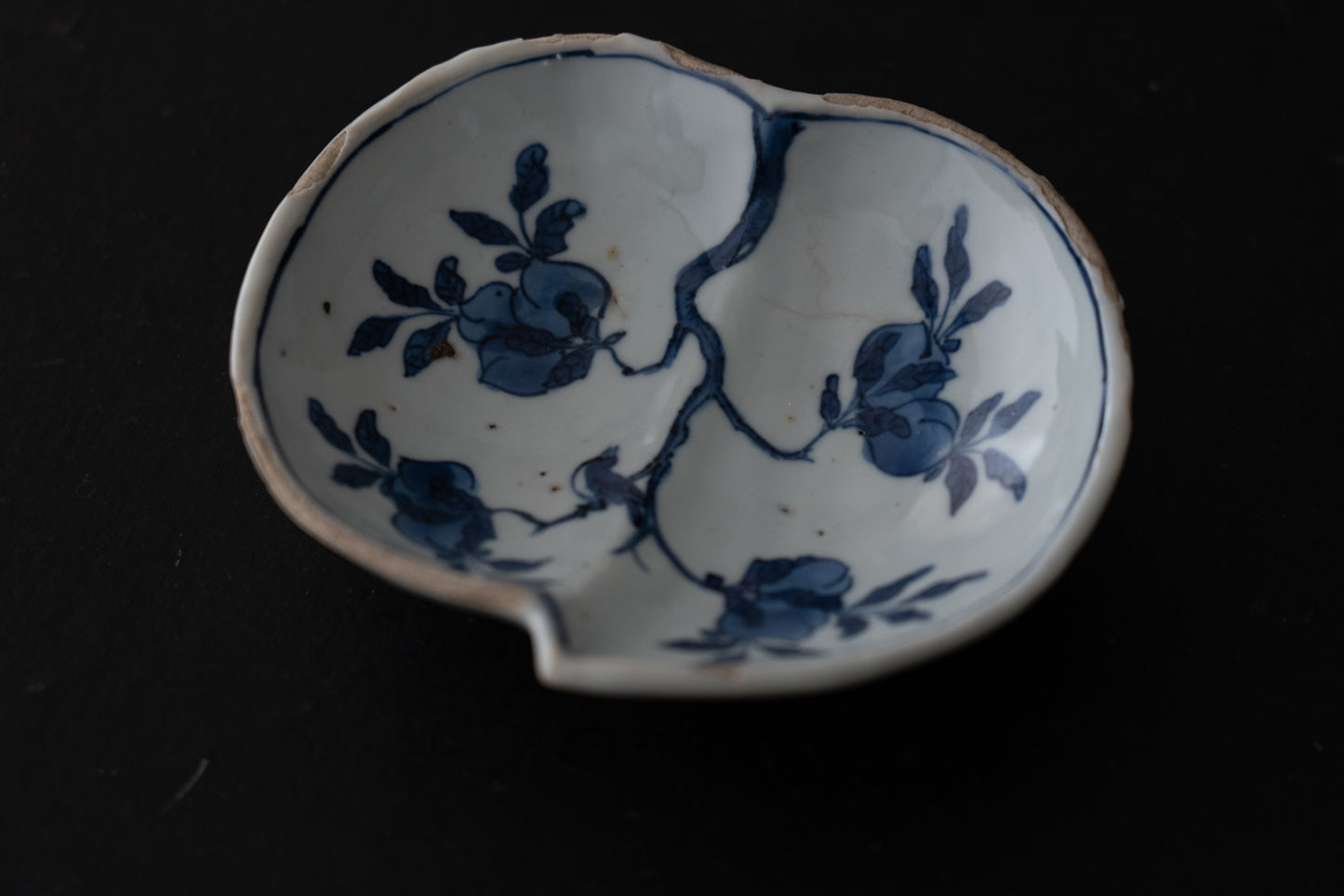 古染付桃形向付