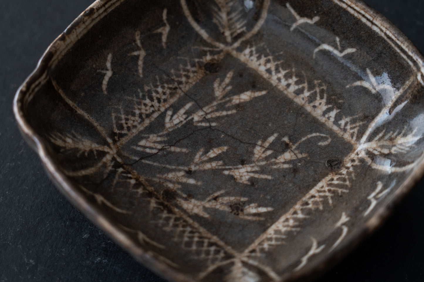 鼠志野草花文向付