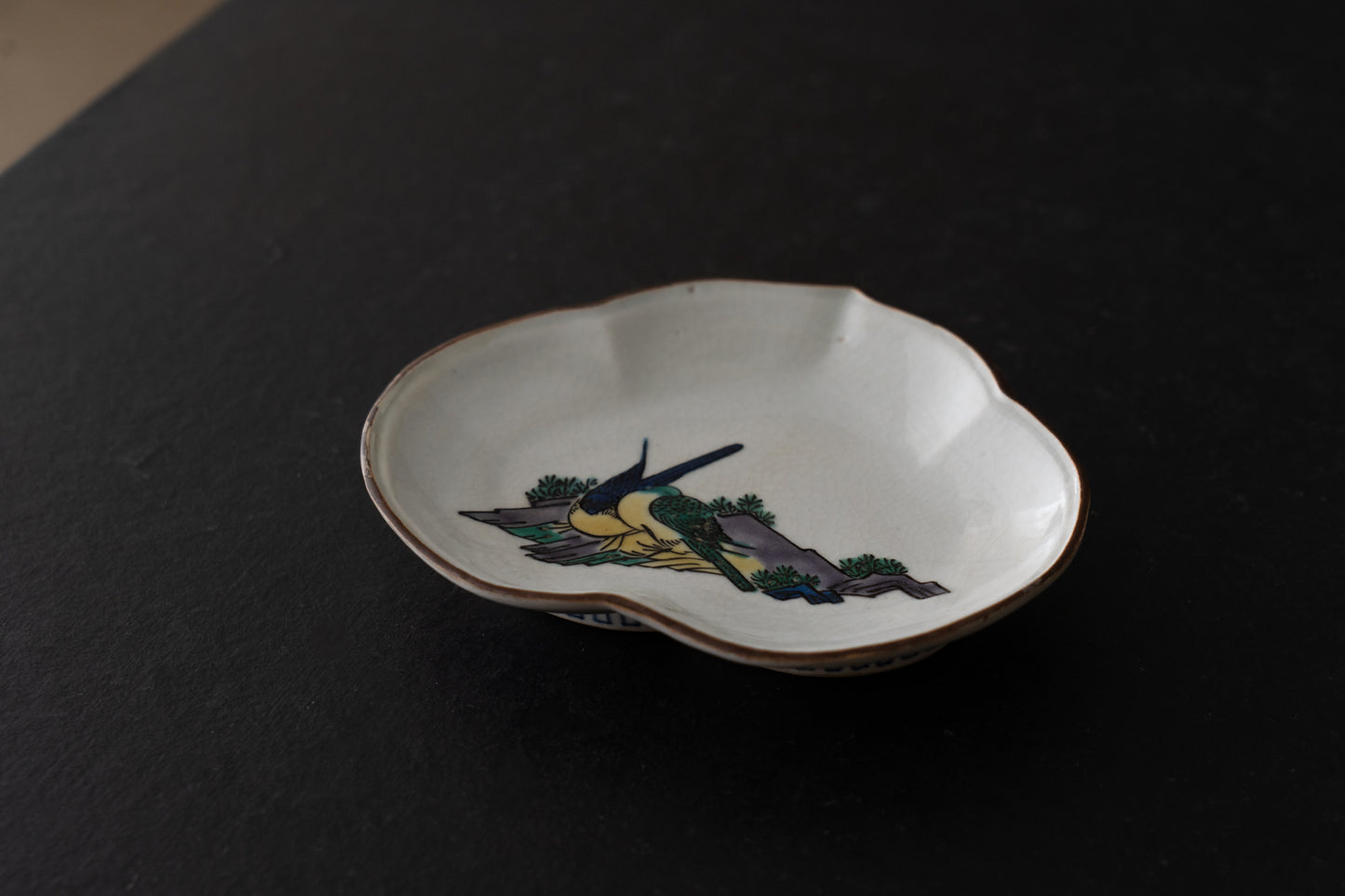 古九谷鶺鴒図蕾形皿