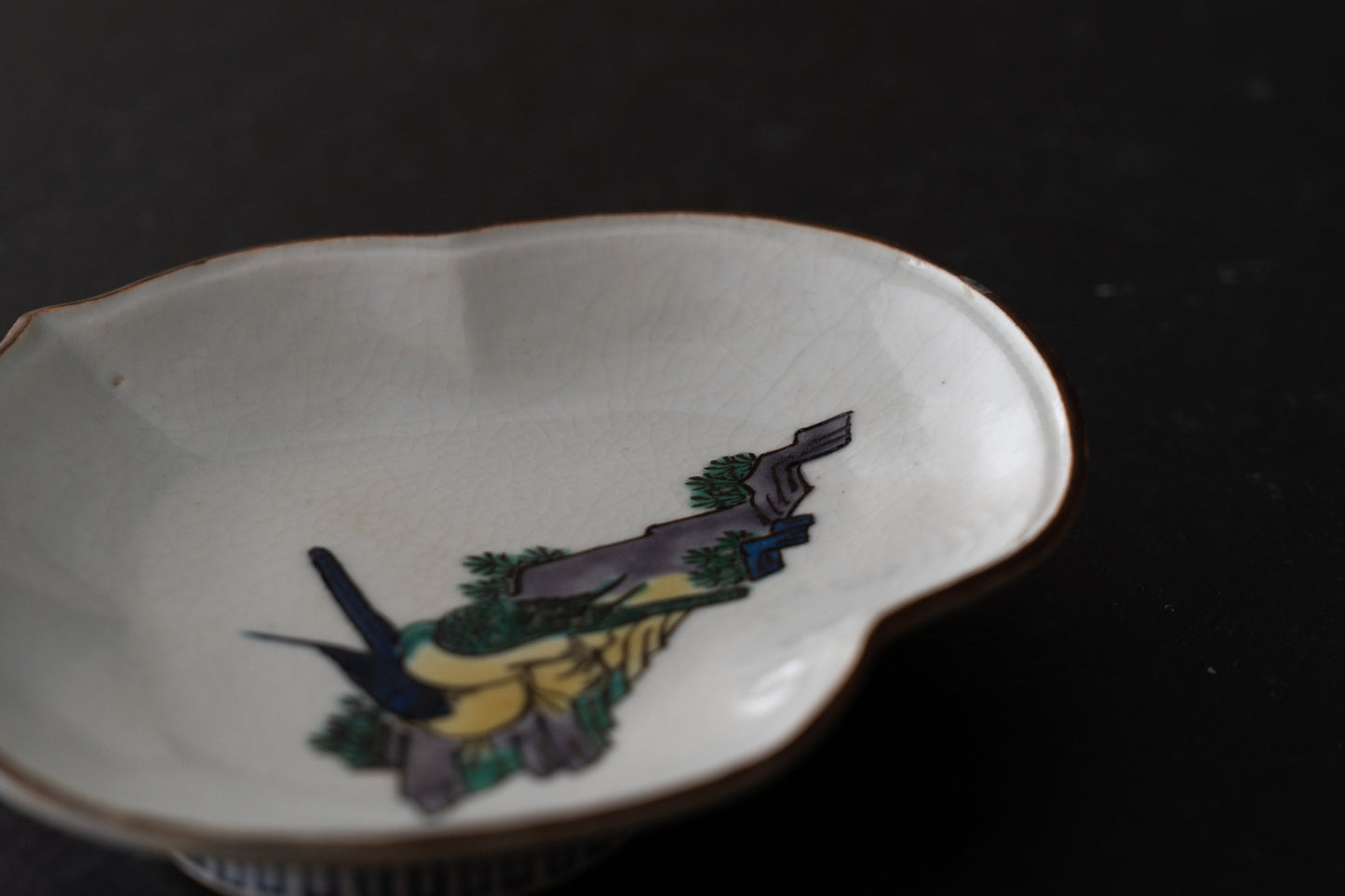 古九谷鶺鴒図蕾形皿