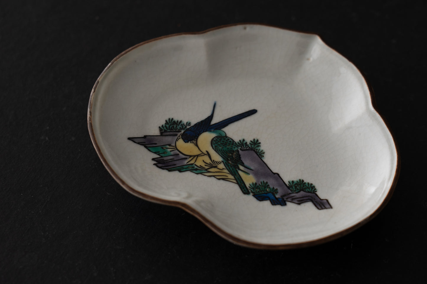 古九谷鶺鴒図蕾形皿