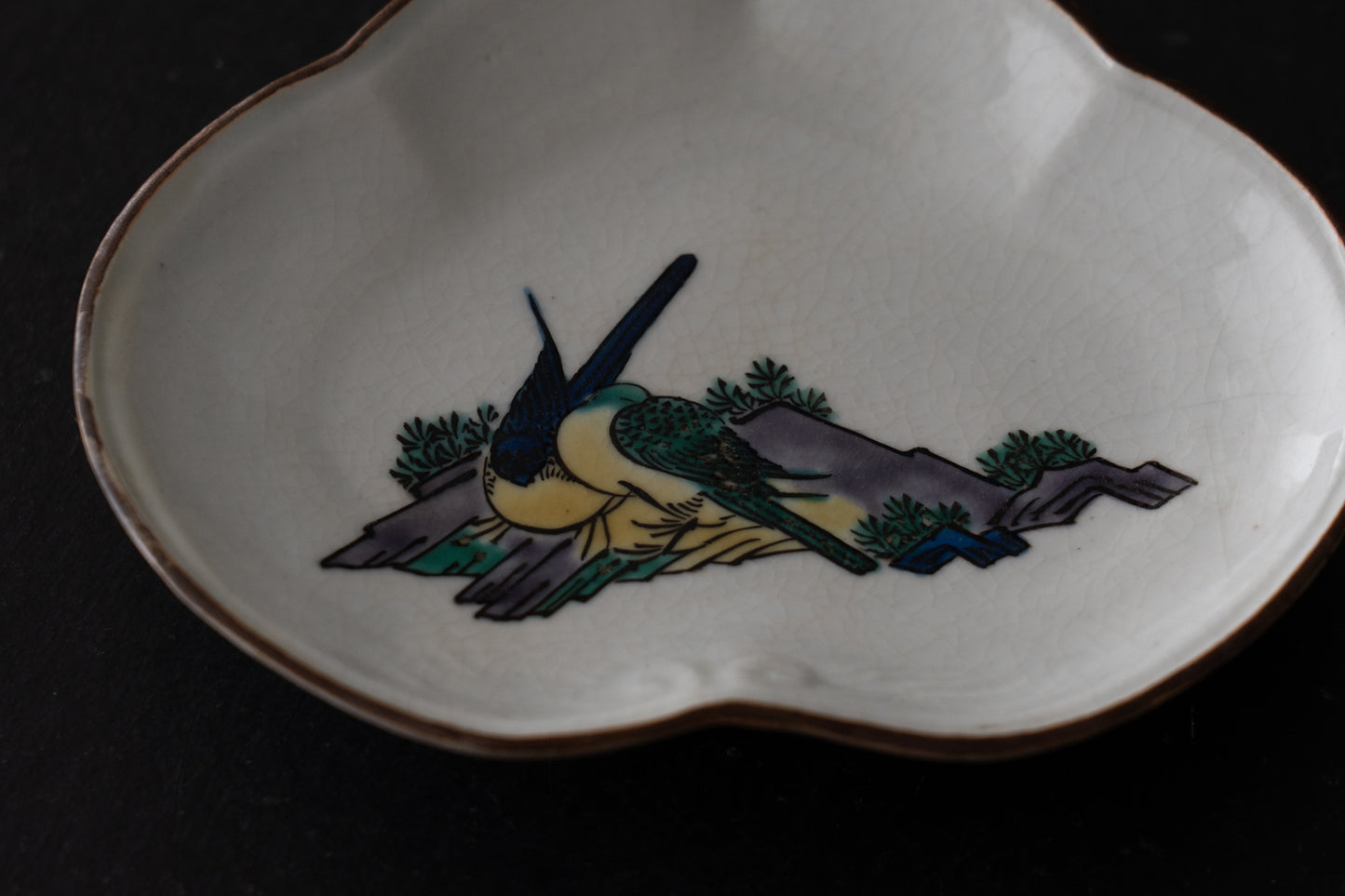 古九谷鶺鴒図蕾形皿