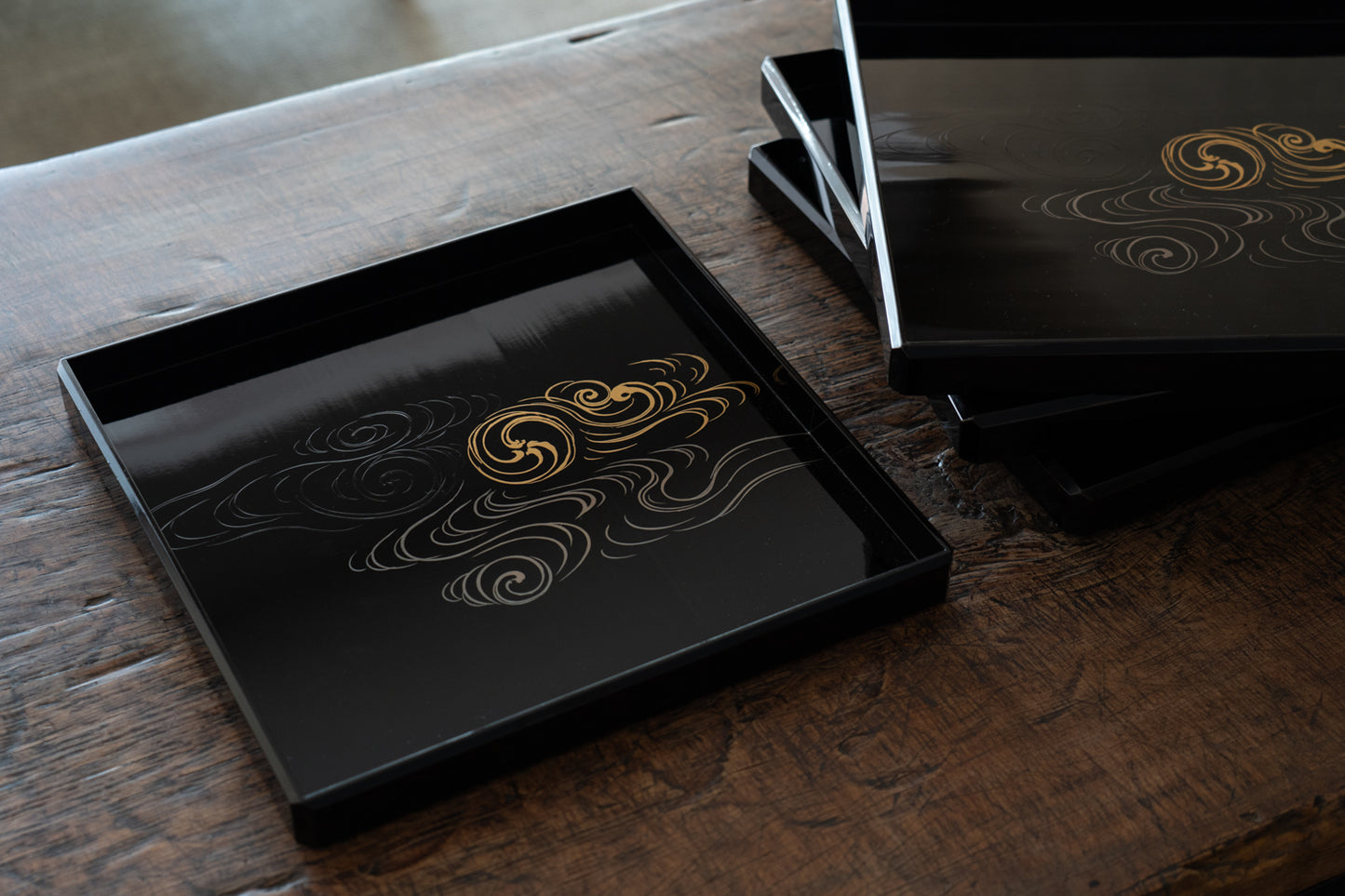 原羊遊斎 光悦写 蒔絵行雲文膳