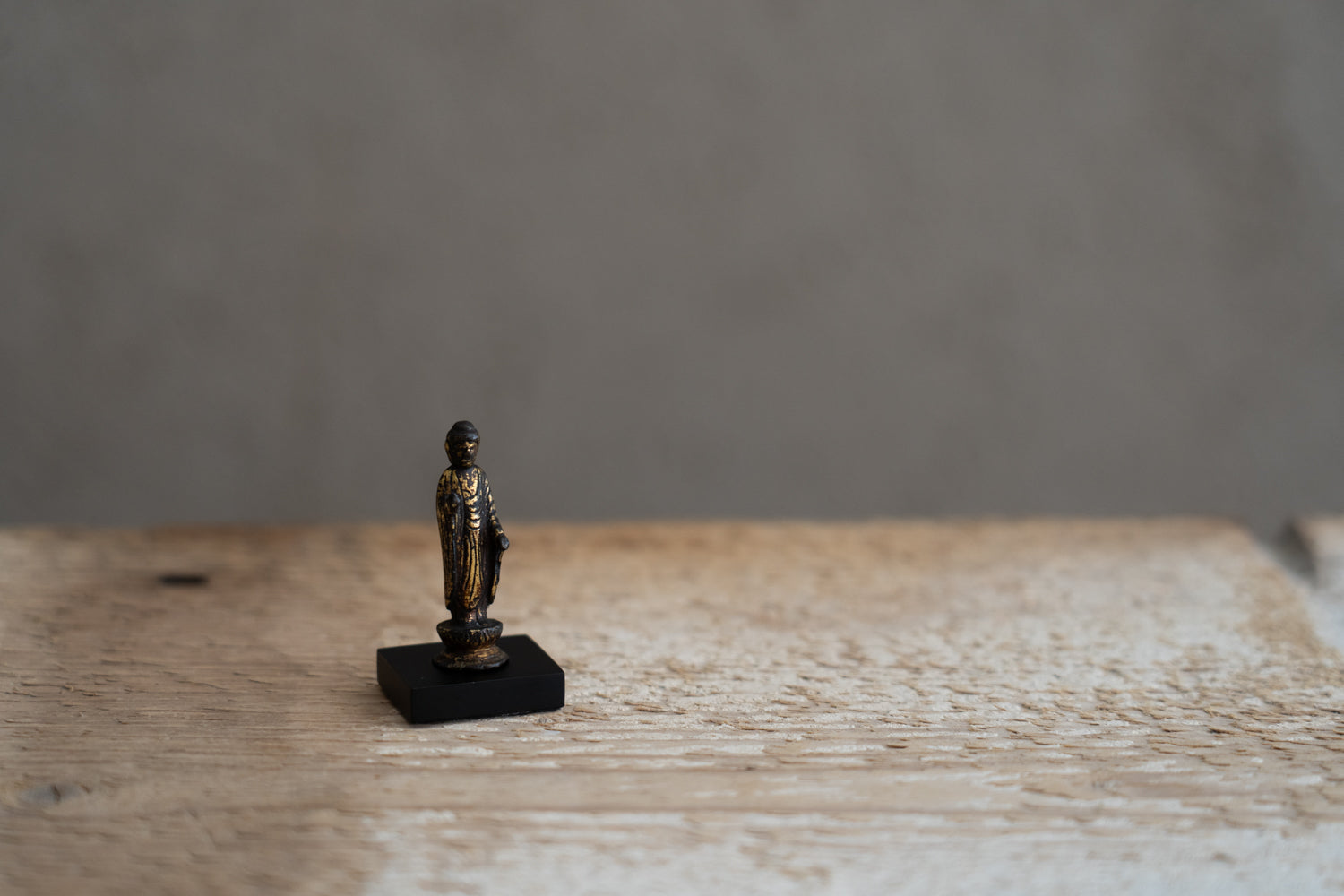 金銅阿弥陀如来立像