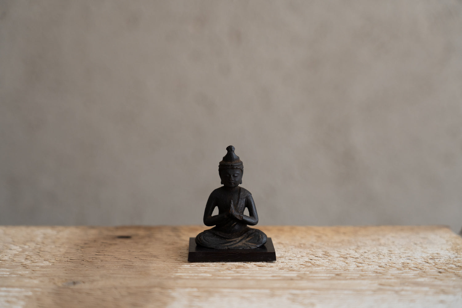 Wooden Seishi Bosatsu seated statue