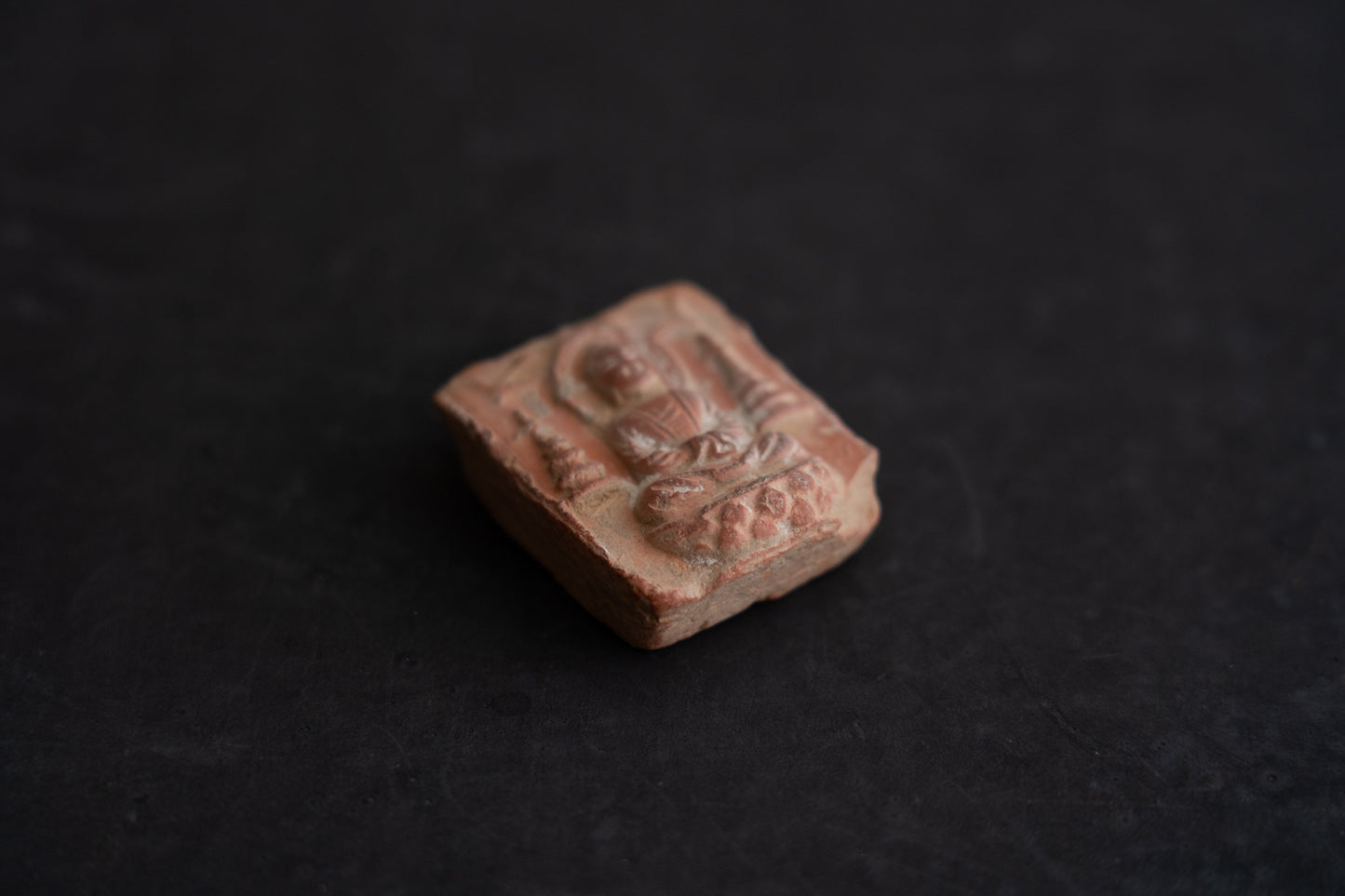 唐 如来坐像塼仏