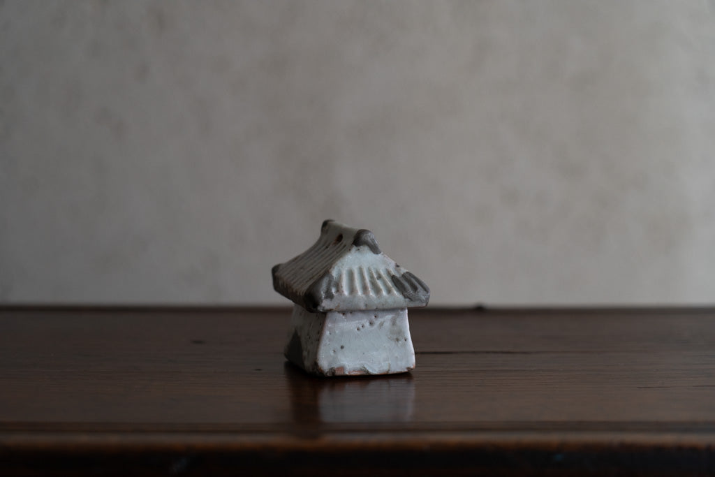 李朝白瓷房形水滴