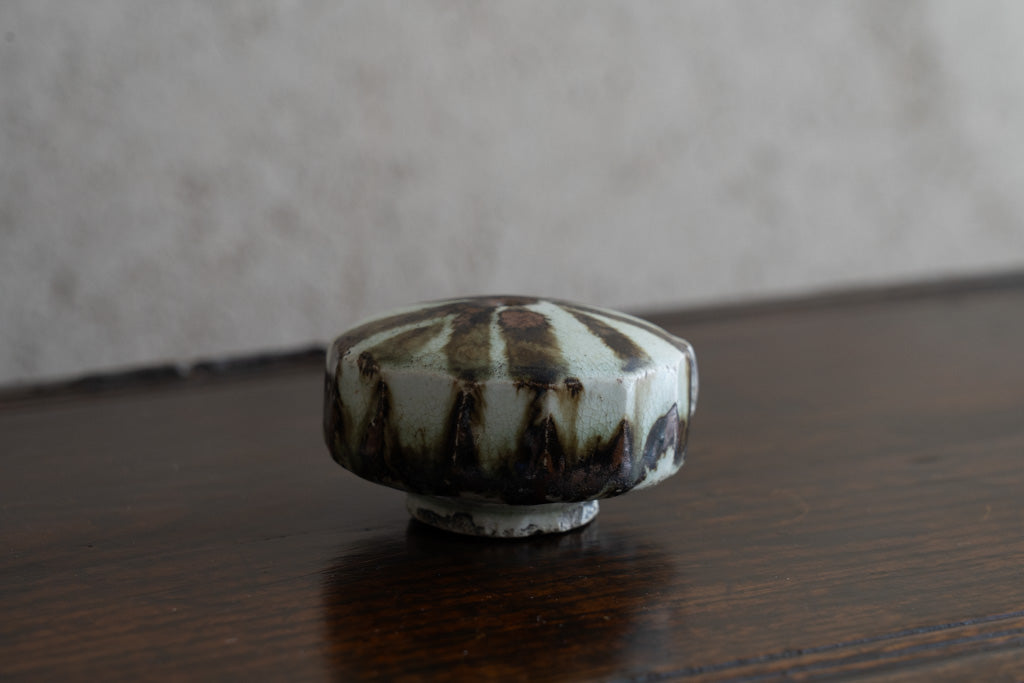 李朝铁砂条纹水滴