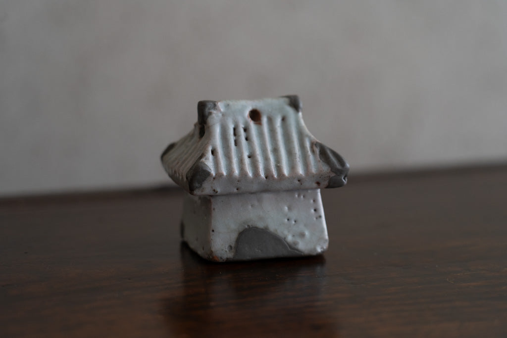 李朝白瓷房形水滴