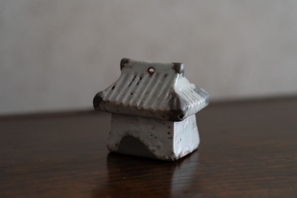 李朝白瓷房形水滴