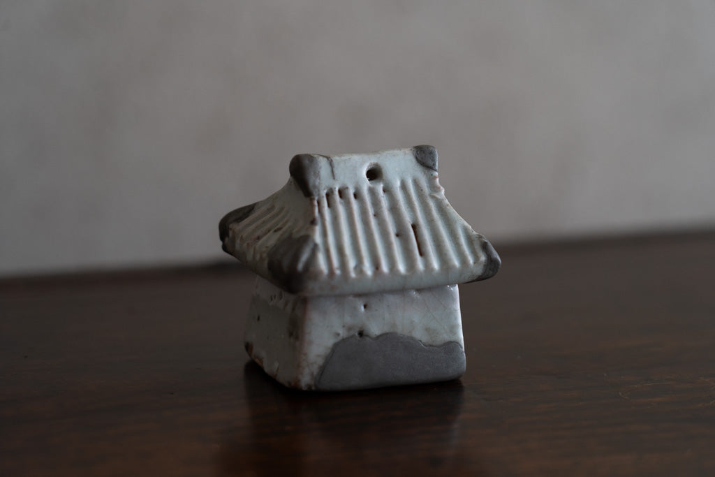 李朝白瓷房形水滴