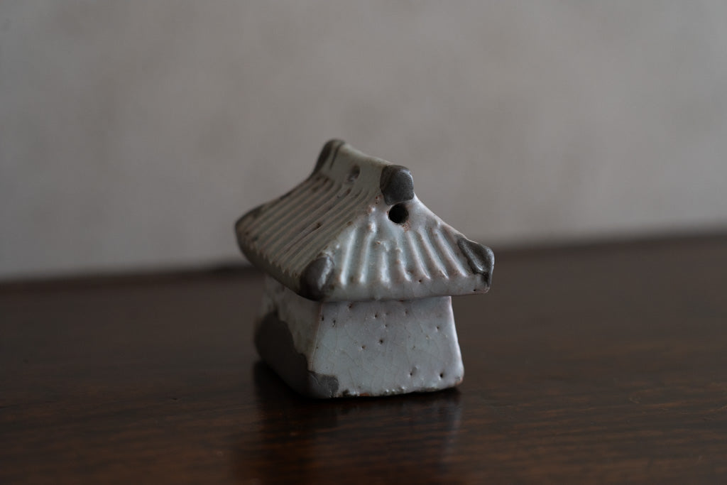 李朝白瓷房形水滴