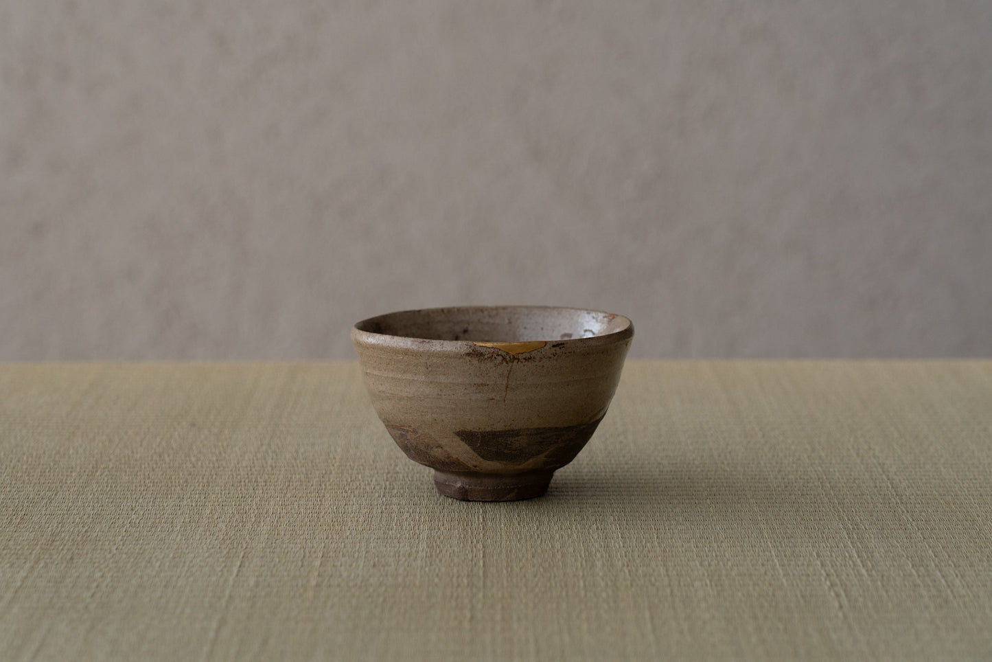 Old Karatsu tea bowl "Zangetsu"